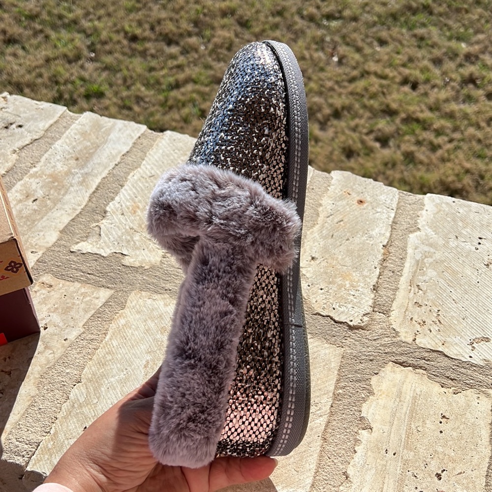 NEW Skechers Women’s Cozy Campfire Dream Glam Pewter Slippers, Size 11 W… - Picture 12 of 13
